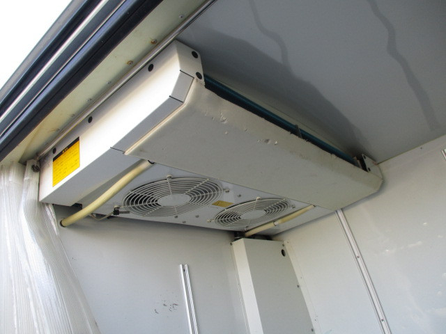 トヨタ ハイエース 小型 冷蔵冷凍バン LDF-KDH201V(101442) 9枚目