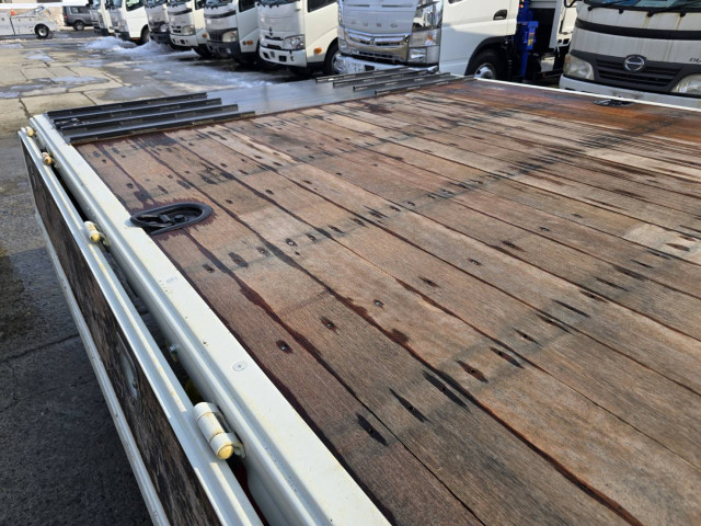 日野 レンジャー 中型 平ボディ（クレーン付） TKG-FC9JKAP(101443) 12枚目