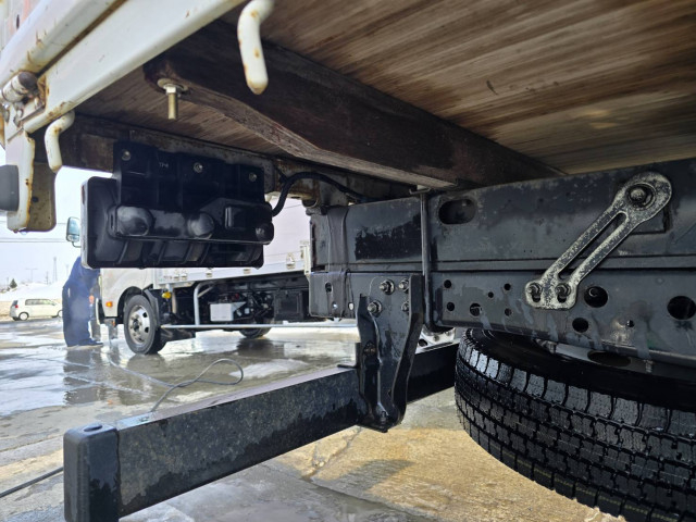 いすゞ エルフ 小型 平ボディ（クレーン付） BKG-NKR85AR(101445) 12枚目