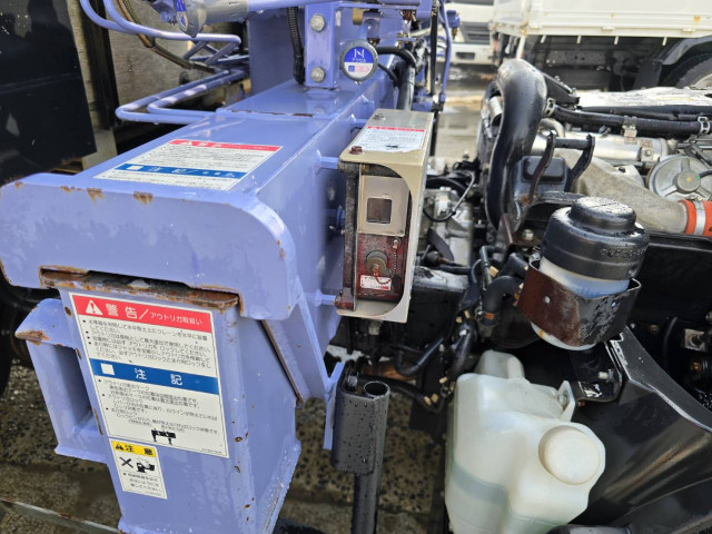 いすゞ エルフ 小型 平ボディ（クレーン付） BKG-NKR85AR(101445) 18枚目