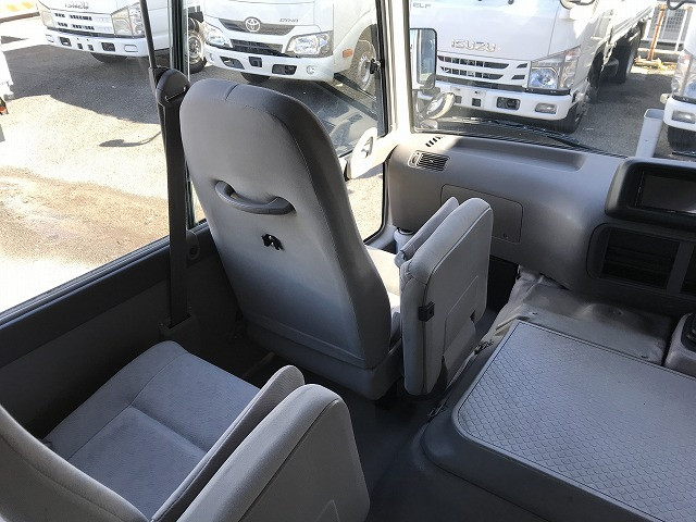 トヨタ コースター 小型 バス PDG-XZB40(101452) 31枚目