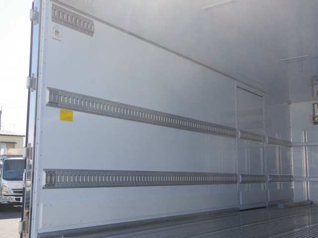 三菱ふそう ファイター 中型 冷蔵冷凍バン 2KG-FK65F(101503) 12枚目