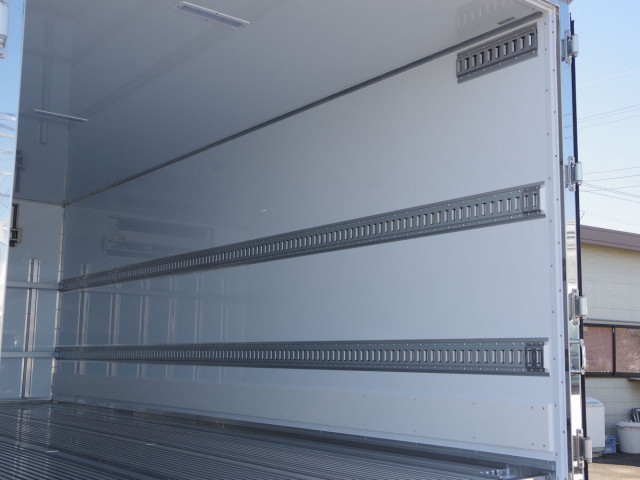 三菱ふそう ファイター 中型 冷蔵冷凍バン 2KG-FK65F(101503) 13枚目