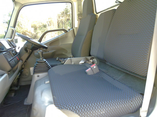 日野 デュトロ 小型 バン 2RG-XZU655M(101519) 33枚目