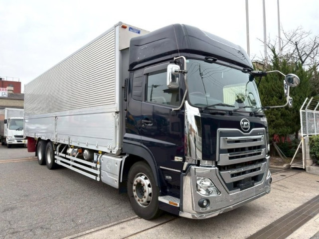 UDトラックス（日産） クオン 大型 ウィング 2PG-CD5CA(101521) 2枚目