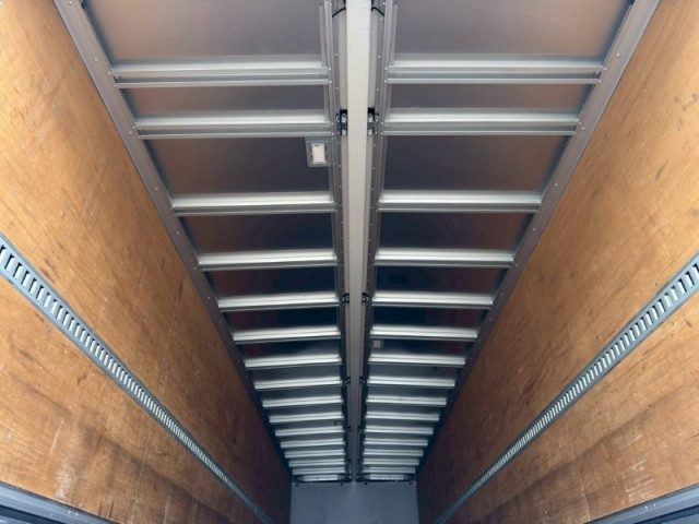 UDトラックス（日産） クオン 大型 ウィング 2PG-CD5CA(101521) 11枚目