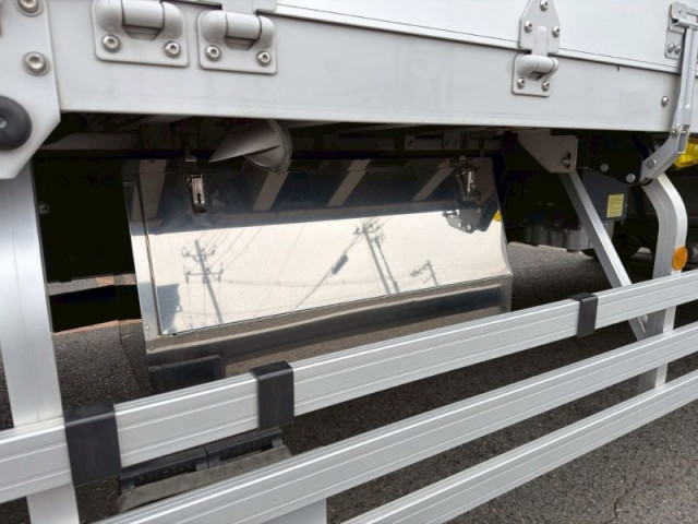 UDトラックス（日産） クオン 大型 ウィング 2PG-CD5CA(101521) 18枚目