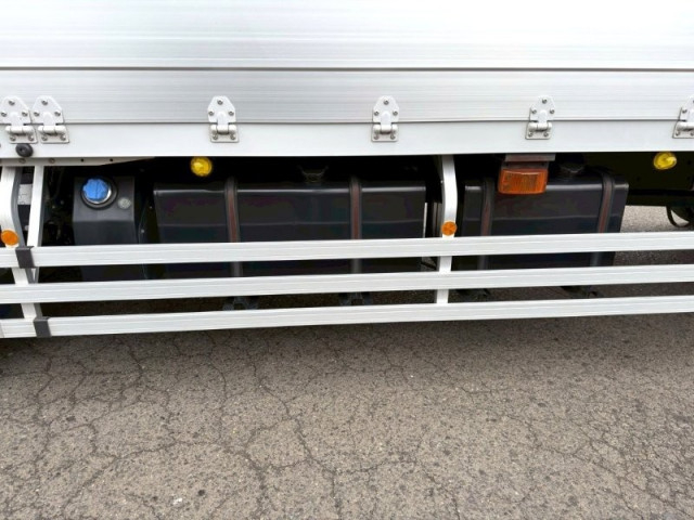 UDトラックス（日産） クオン 大型 ウィング 2PG-CD5CA(101521) 19枚目