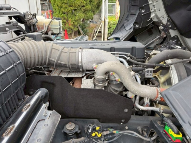 UDトラックス（日産） クオン 大型 ウィング 2PG-CD5CA(101521) 21枚目