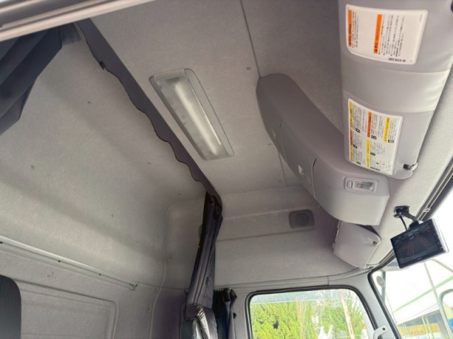 UDトラックス（日産） クオン 大型 ウィング 2PG-CD5CA(101521) 24枚目