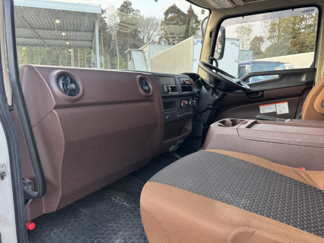 日野 レンジャー 中型 平ボディ 2KG-FD2ABA(101522) 28枚目