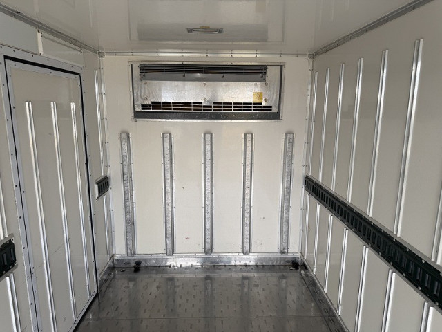 三菱ふそう キャンター 小型 冷蔵冷凍バン TPG-FBA00(101523) 18枚目