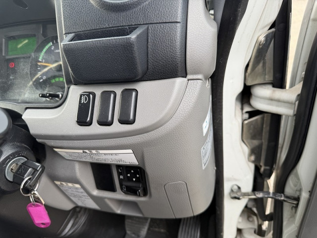 三菱ふそう キャンター 小型 冷蔵冷凍バン TPG-FBA00(101523) 24枚目