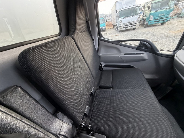 三菱ふそう キャンター 小型 冷蔵冷凍バン TPG-FBA00(101523) 31枚目