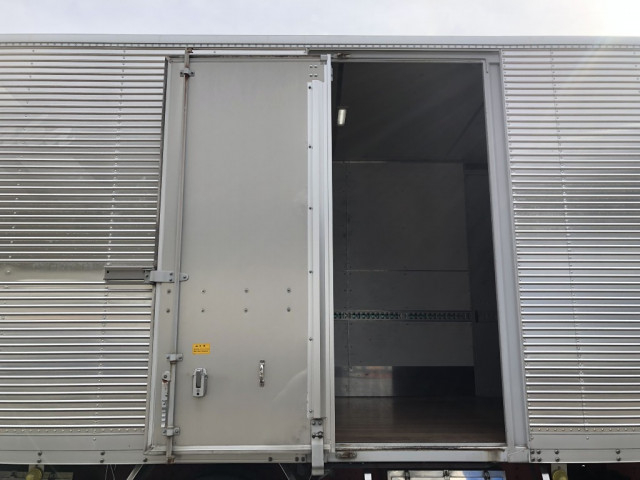 三菱ふそう ファイター 中型 バン TKG-FK64F(101524) 9枚目