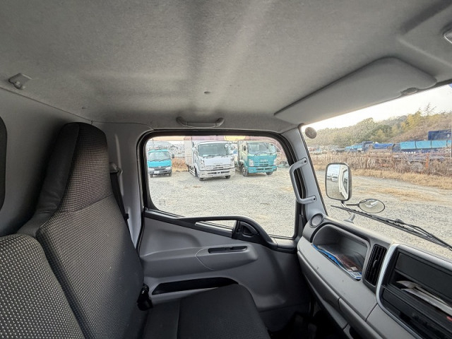 三菱ふそう キャンター 小型 冷蔵冷凍バン TPG-FBA00(101523) 33枚目