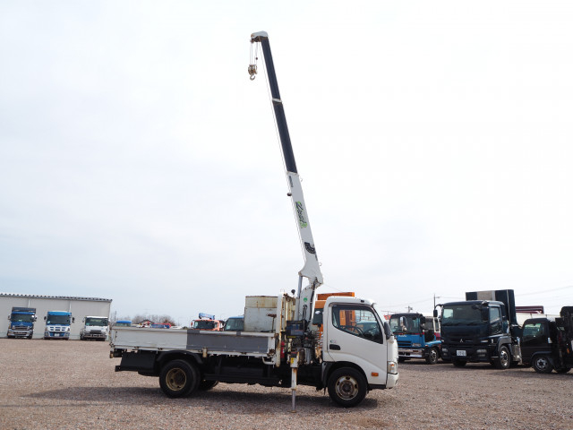 日野 デュトロ 小型 平ボディ（クレーン付） TKG-XZU695M(101527) 13枚目