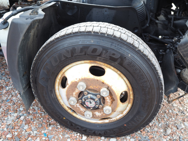 日野 デュトロ 小型 平ボディ（クレーン付） TKG-XZU695M(101527) 20枚目