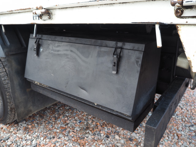 日野 デュトロ 小型 平ボディ（クレーン付） TKG-XZU695M(101527) 31枚目