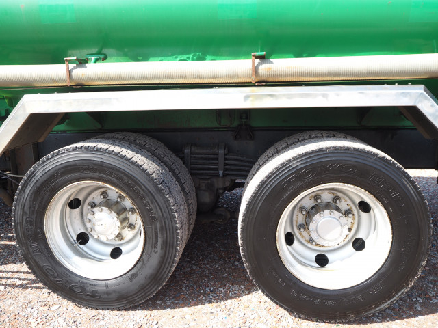 いすゞ ギガ 大型 タンクローリー PDG-CYM77P8(101538) 28枚目