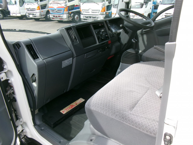 いすゞ エルフ 小型 バン TRG-NLR85AN(101541) 16枚目