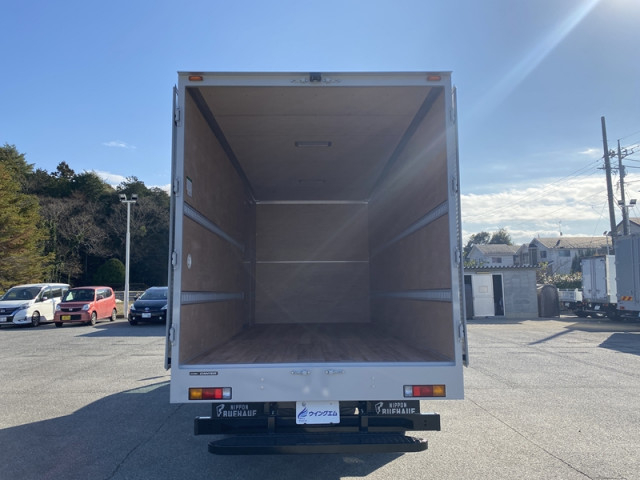 三菱ふそう キャンター 小型 バン 2PG-FEB80(101547) 9枚目