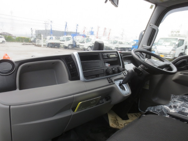 三菱ふそう キャンター 小型 平ボディ 2RG-FBAV0(101582) 13枚目