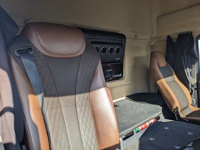 日野 プロフィア 大型 ウィング 2DG-FW1AHG(101646) 39枚目