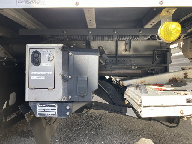 三菱ふそう キャンター 小型 バン TPG-FEB50(101688) 11枚目