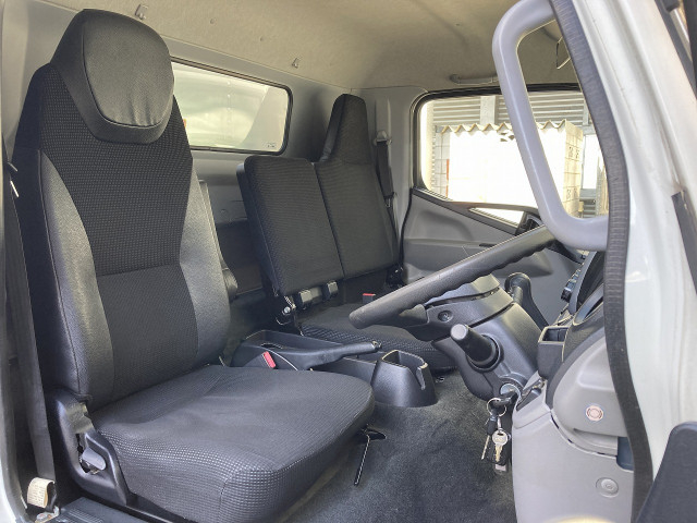 三菱ふそう キャンター 小型 バン TPG-FEB50(101688) 16枚目