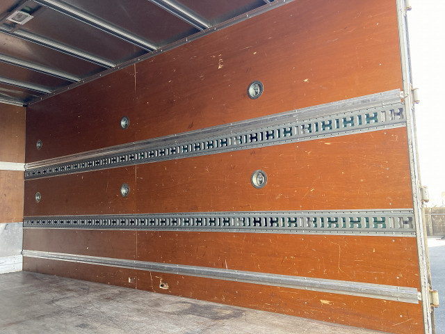 三菱ふそう キャンター 小型 バン TPG-FEB50(101688) 24枚目