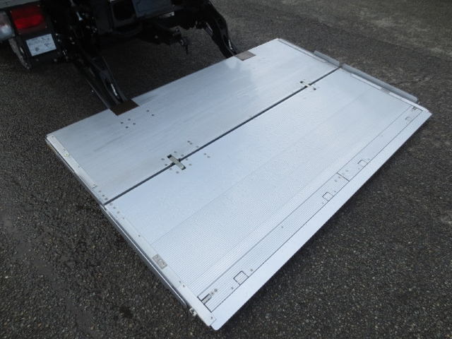 日野 レンジャー 中型 冷蔵冷凍バン 2KG-FD2ABG(101704) 12枚目