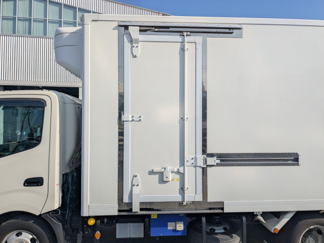 日野 デュトロ 小型 冷蔵冷凍バン 2RG-XZU712M(101713) 15枚目