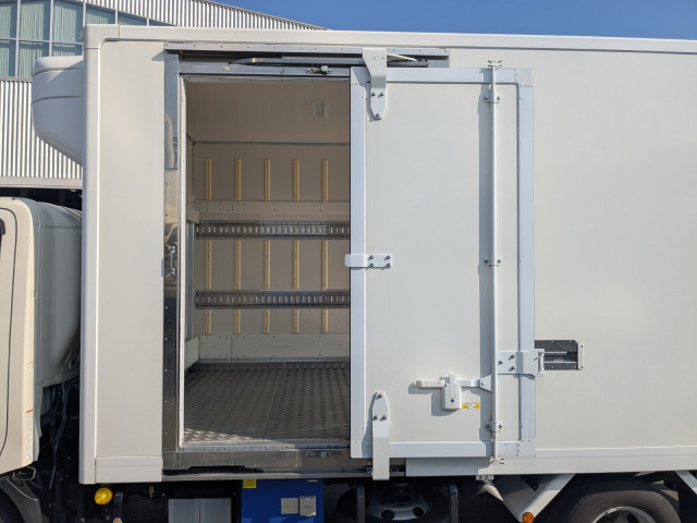 日野 デュトロ 小型 冷蔵冷凍バン 2RG-XZU712M(101713) 16枚目