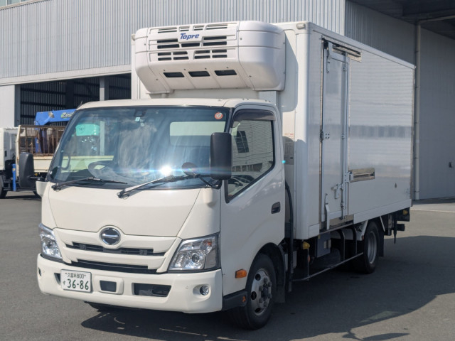 日野 デュトロ 小型 冷蔵冷凍バン 2RG-XZU712M(101716) 1枚目