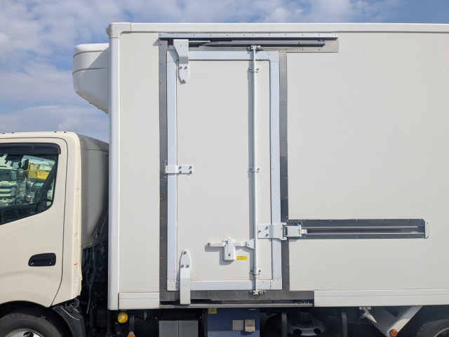 日野 デュトロ 小型 冷蔵冷凍バン 2RG-XZU712M(101716) 15枚目