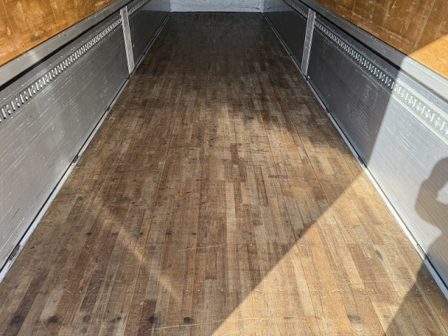 日野 プロフィア 大型 ウィング 2DG-FW1AHG(101720) 19枚目