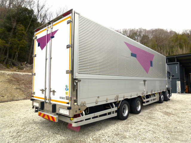 UDトラックス（日産） クオン 大型 ウィング 2PG-CG5CA(101721) 4枚目