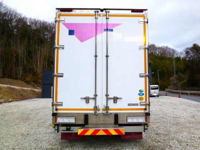 UDトラックス（日産） クオン 大型 ウィング 2PG-CG5CA(101721) 5枚目