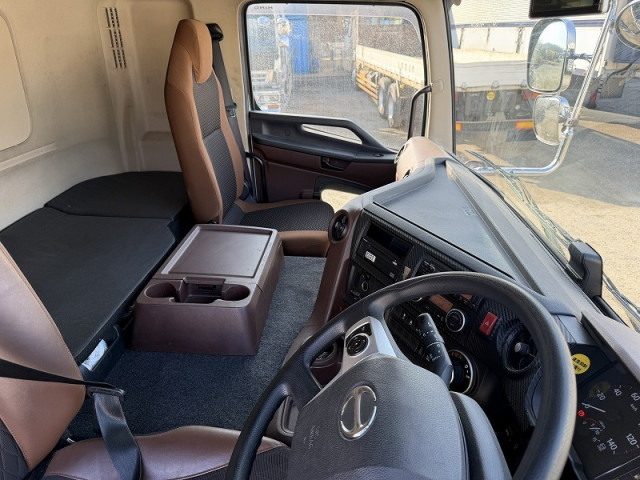 日野 プロフィア 大型 ウィング 2DG-FW1AHG(101720) 31枚目