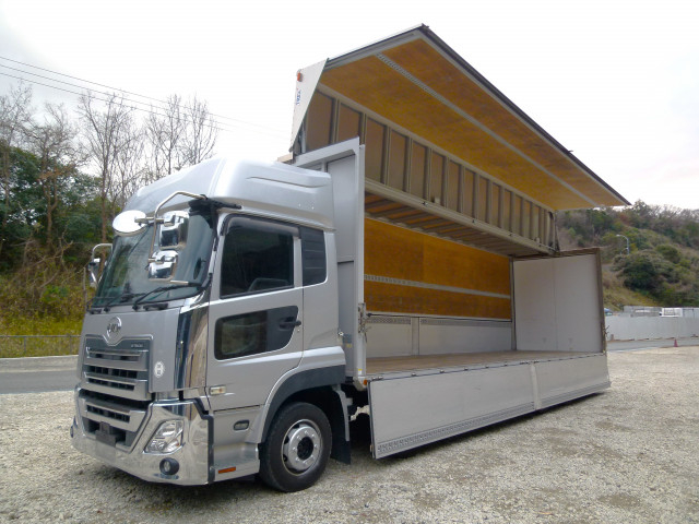 UDトラックス（日産） クオン 大型 ウィング 2PG-CG5CA(101721) 16枚目