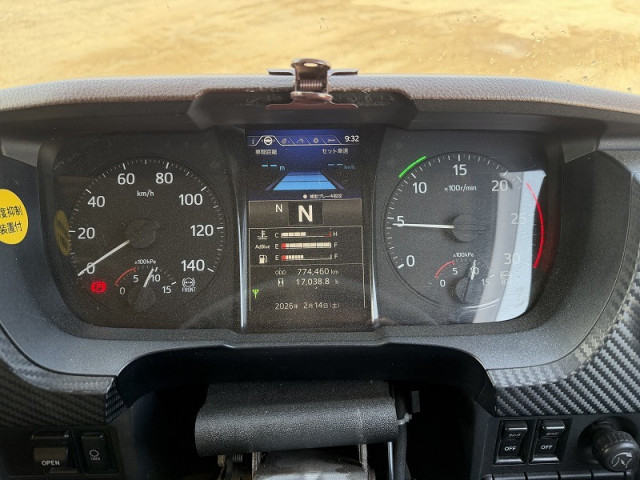 日野 プロフィア 大型 ウィング 2DG-FW1AHG(101720) 39枚目