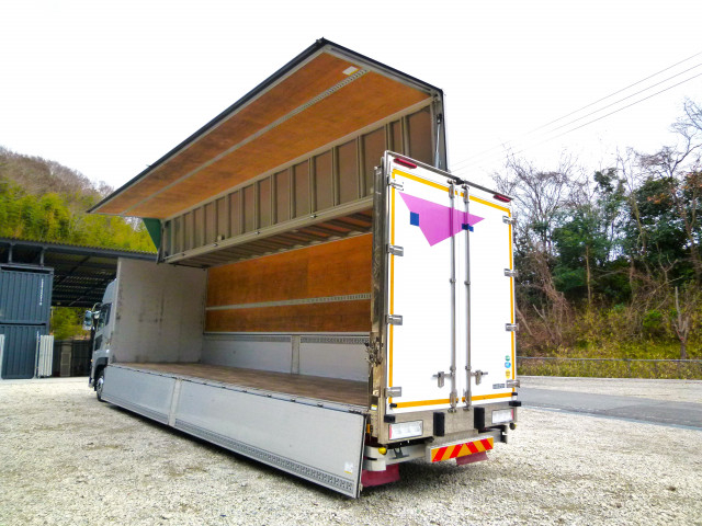 UDトラックス（日産） クオン 大型 ウィング 2PG-CG5CA(101721) 19枚目