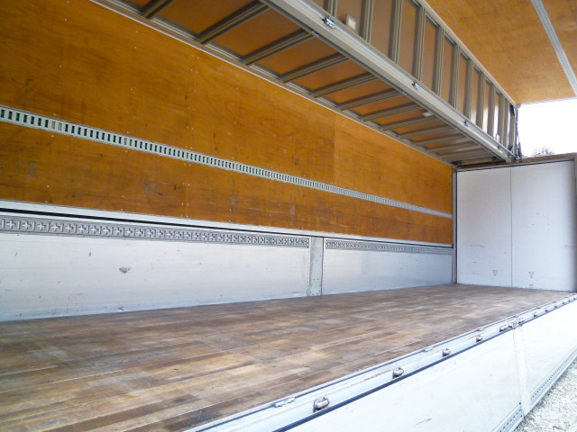 UDトラックス（日産） クオン 大型 ウィング 2PG-CG5CA(101721) 20枚目