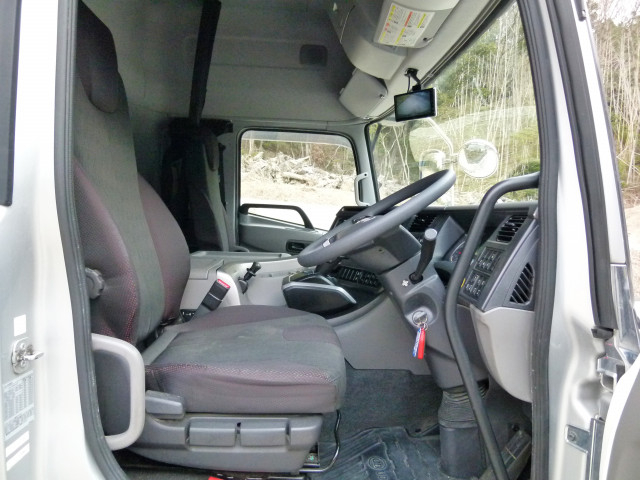 UDトラックス（日産） クオン 大型 ウィング 2PG-CG5CA(101721) 28枚目