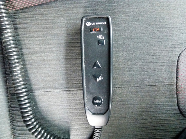 UDトラックス（日産） クオン 大型 ウィング 2PG-CG5CA(101721) 36枚目