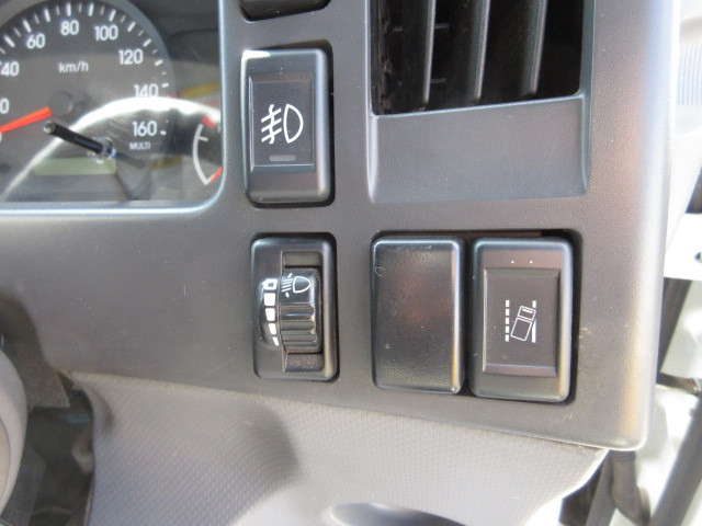 いすゞ エルフ 小型 平ボディ 2RG-NPR88AR(101724) 17枚目