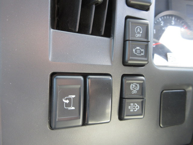 いすゞ エルフ 小型 平ボディ 2RG-NPR88AR(101724) 19枚目