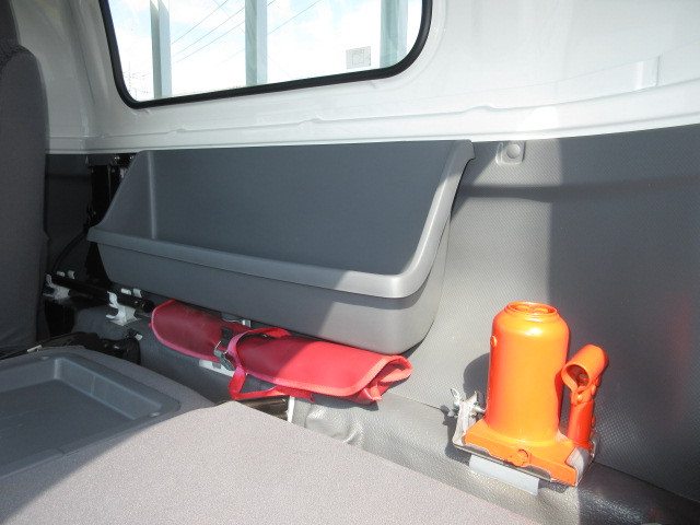 いすゞ エルフ 小型 平ボディ 2RG-NPR88AR(101724) 25枚目