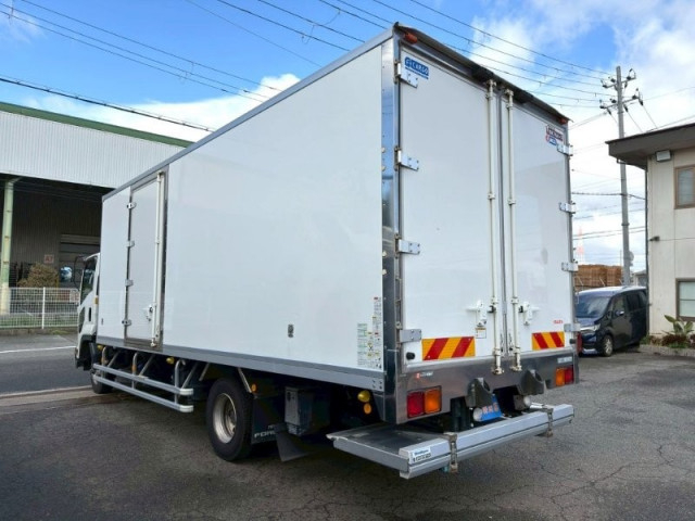 いすゞ フォワード 中型 冷蔵冷凍バン 2PG-FRR90S2(101725) 4枚目
